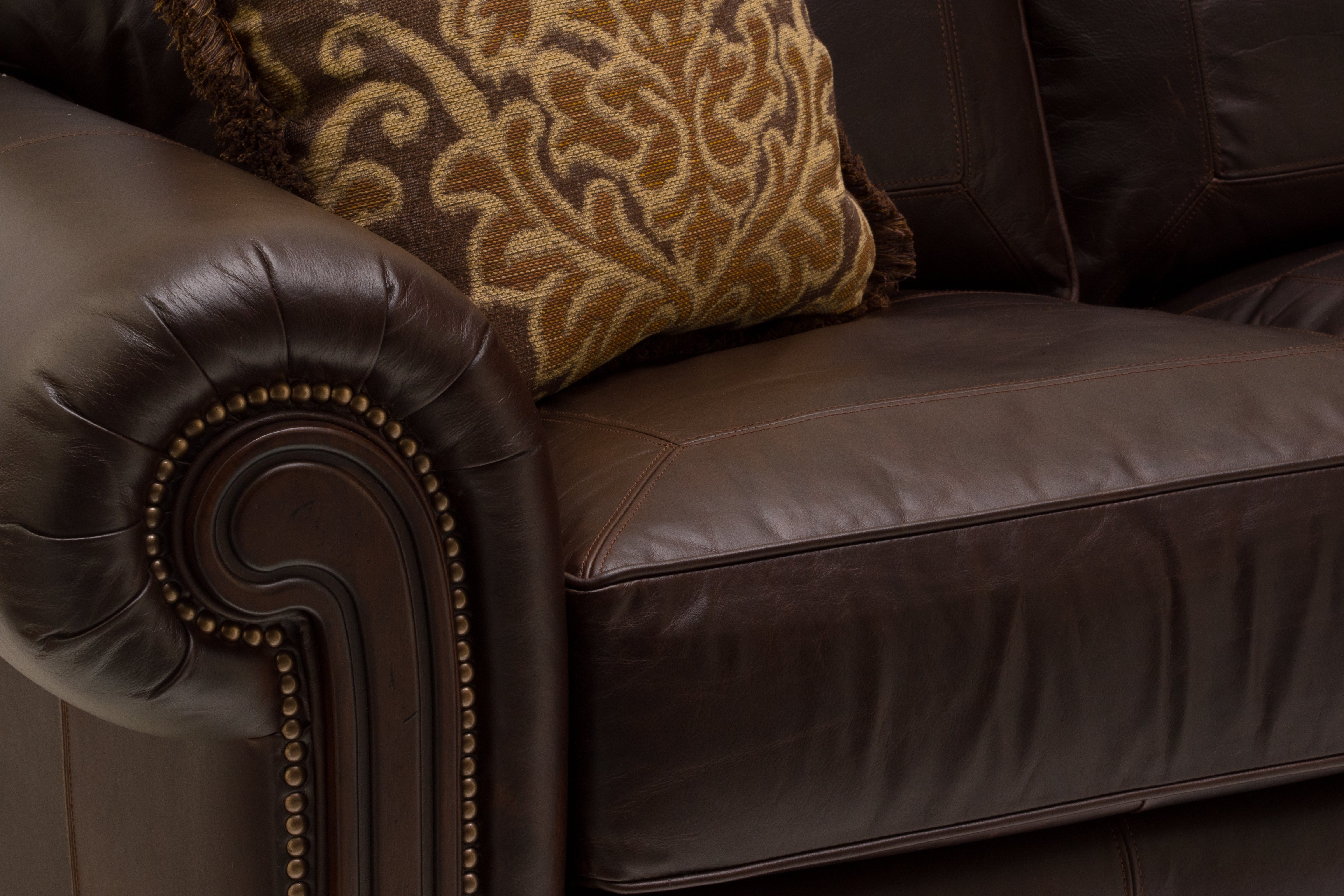 ll7998-33 kilimanjaro riversdale leather sofa